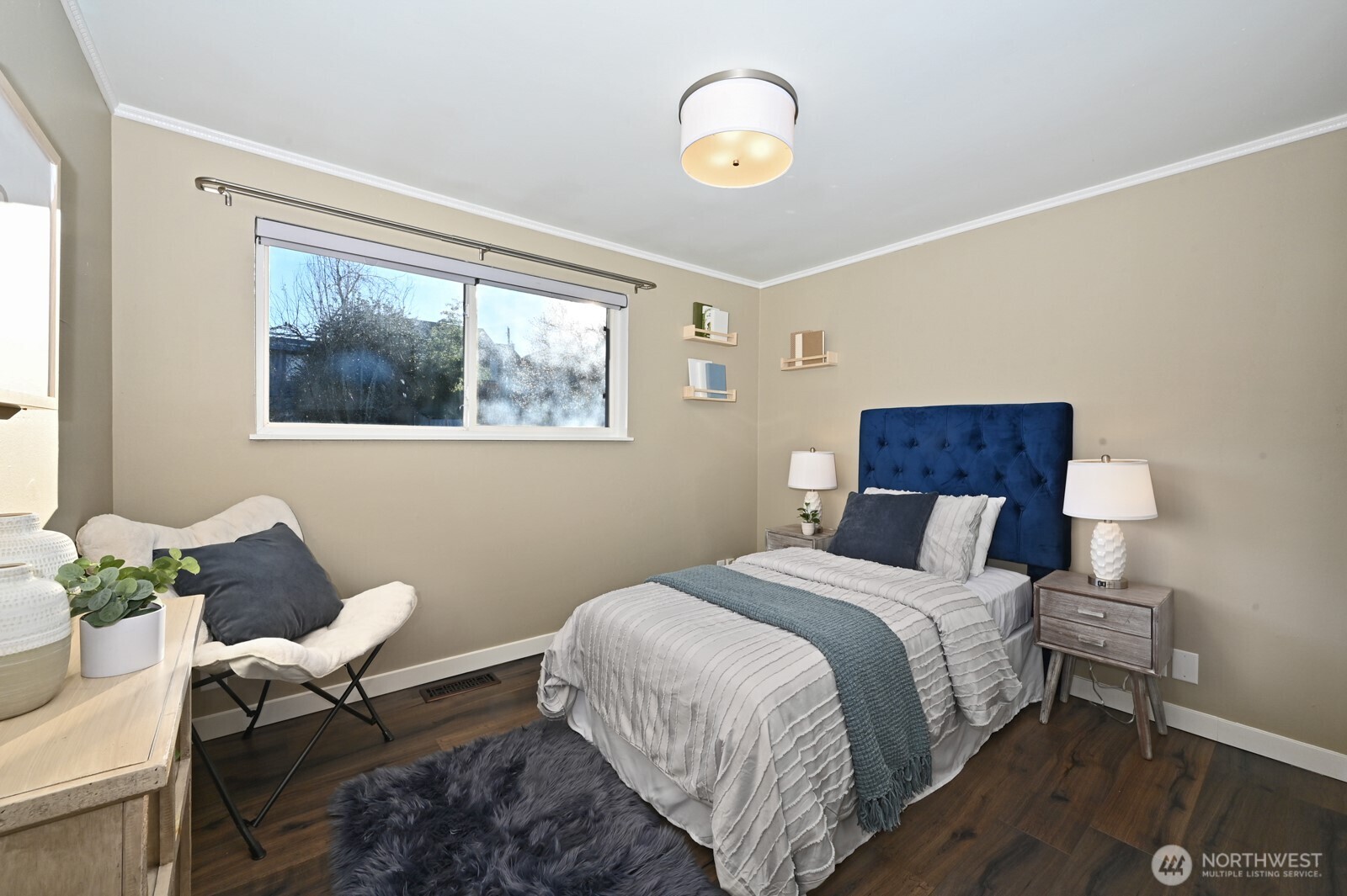 2525 South Raymond Street Seattle, WA 98108 - Photo 19 of 38 a bedroom with bed and a window