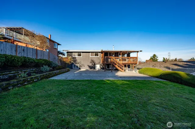 $899,500 | 2525 South Raymond Street, Seattle, WA 98108