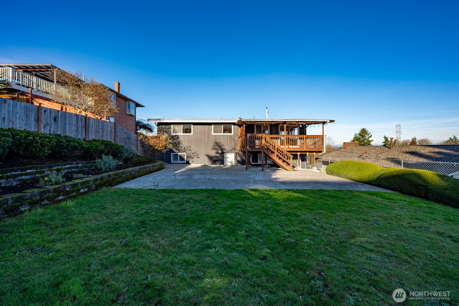 2525 South Raymond Street Seattle, WA 98108 - Photo 33 of 38 a view of a chairs in front of house