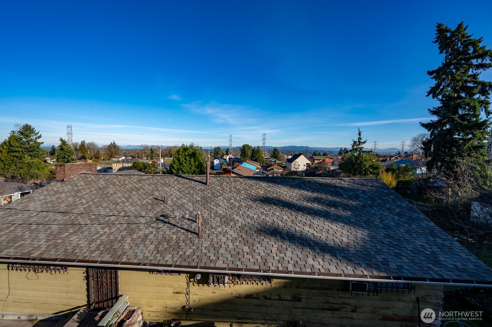 2525 South Raymond Street Seattle, WA 98108 - Photo 6 of 38 a view of a terrace with a back yard