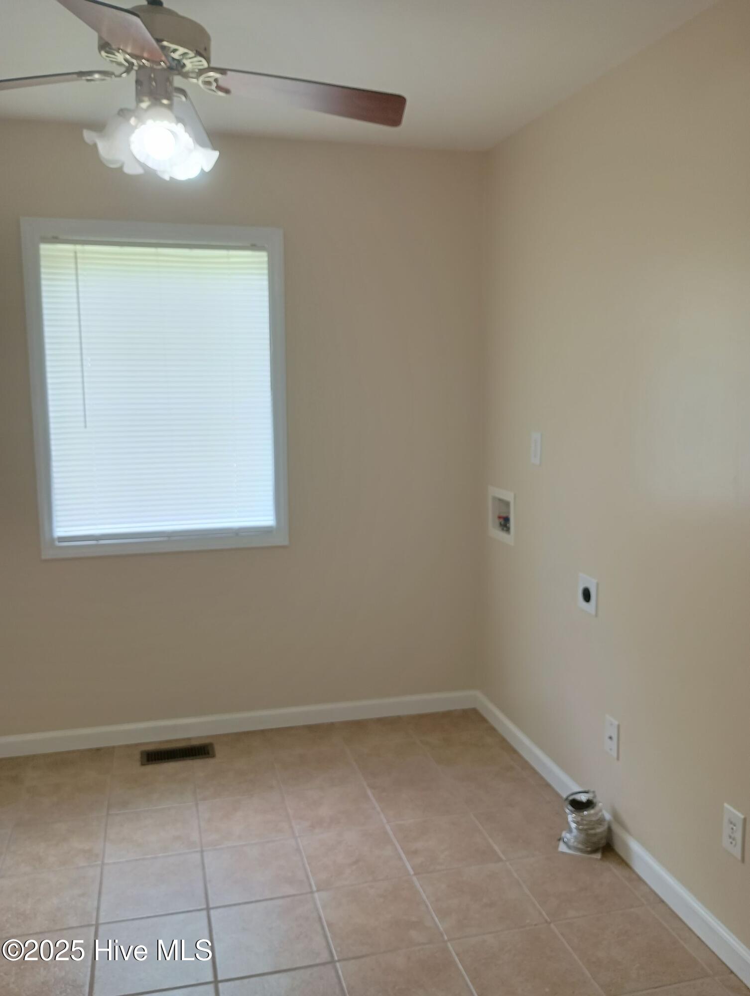 1179 Lake Road Newport, NC 28570 - Photo 14 of 35 .
