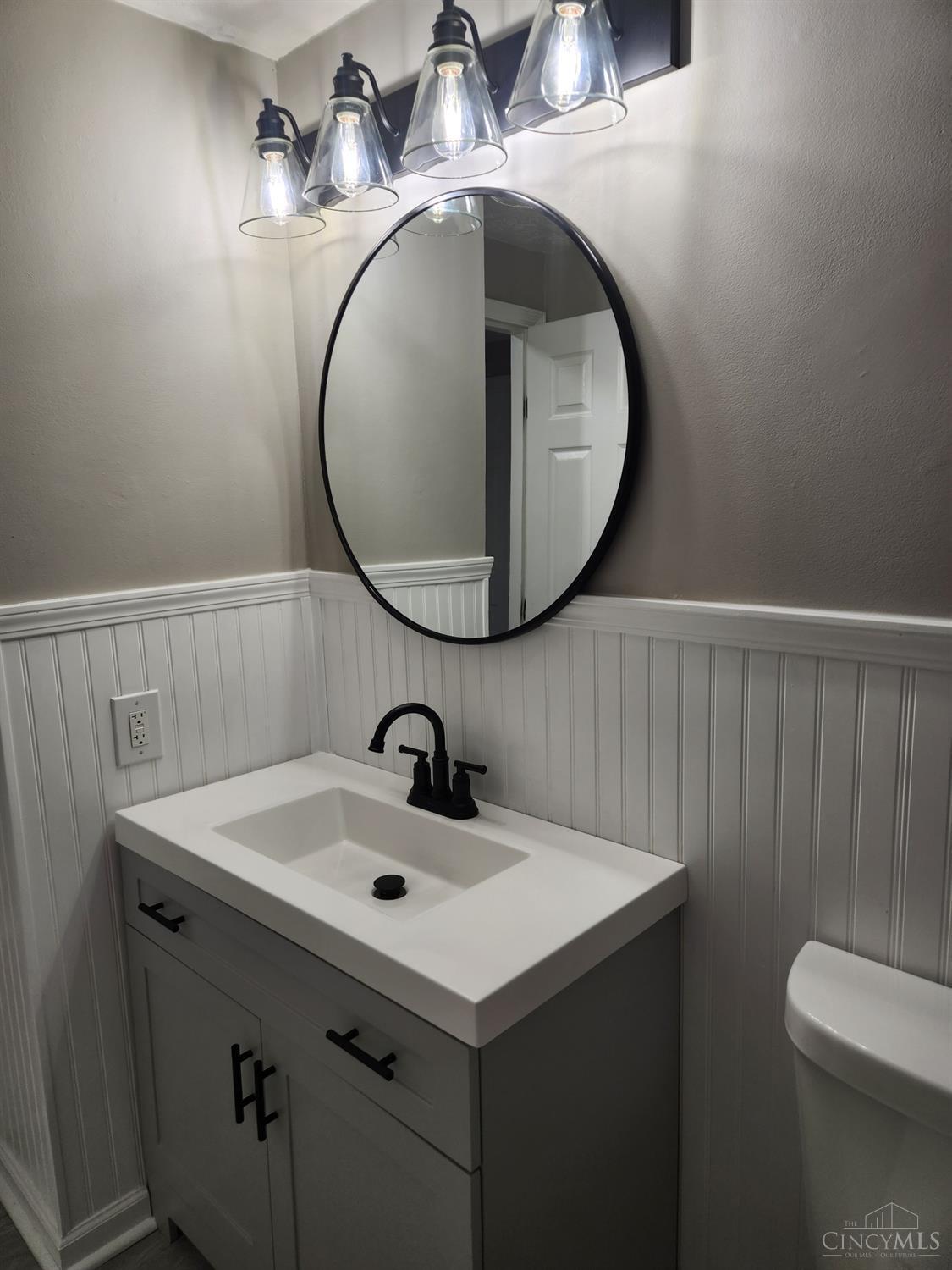 2774 Springdale Road Cincinnati, OH 45251 - Photo 6 of 21