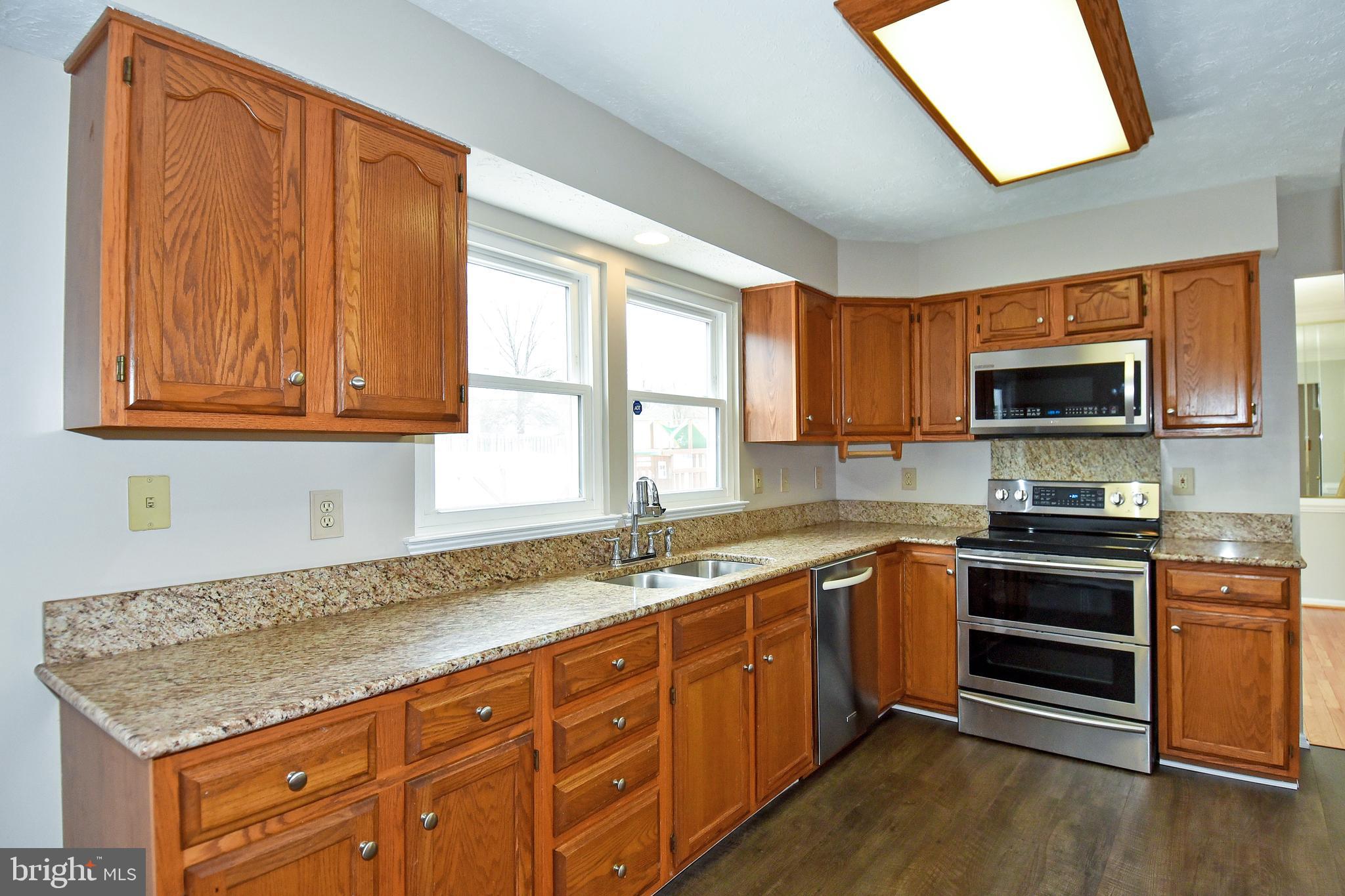 1867 Montreal Road Severn, MD 21144 - Photo 10 of 43 STAINLESS STEEL APPLIANCES AND DOUBLE OVEN