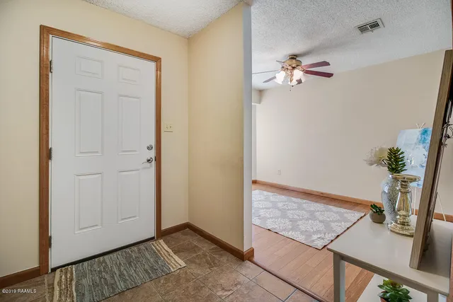 $1,350 | 142 Sandest Drive, Lafayette, LA 70508