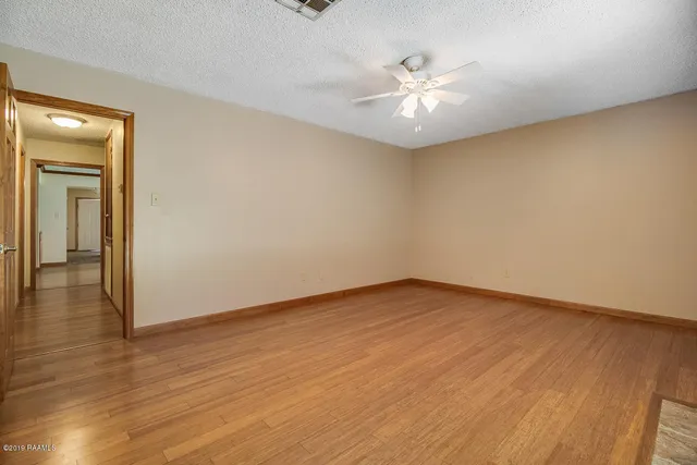 $1,350 | 142 Sandest Drive, Lafayette, LA 70508