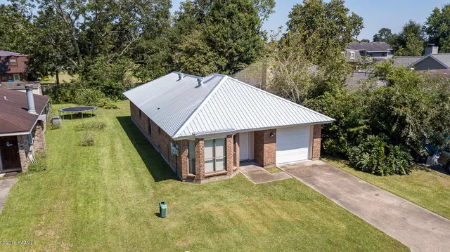 $1,350 | 142 Sandest Drive, Lafayette, LA 70508