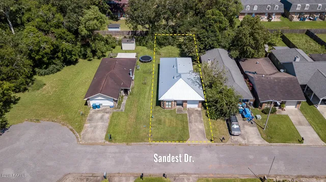 $1,350 | 142 Sandest Drive, Lafayette, LA 70508