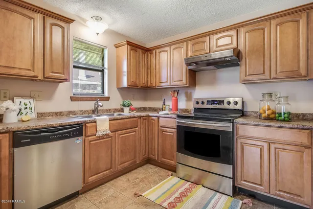 $1,350 | 142 Sandest Drive, Lafayette, LA 70508