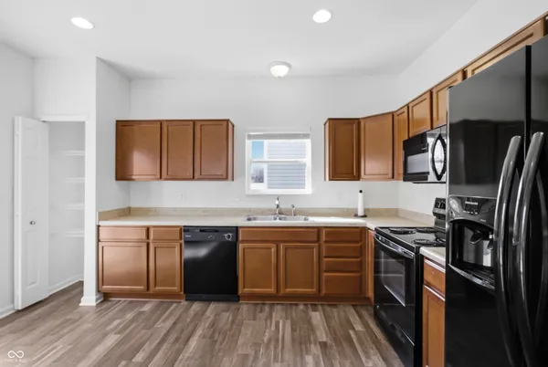 $339,900 | 1937 Abbey Lane, Columbus, IN 47201