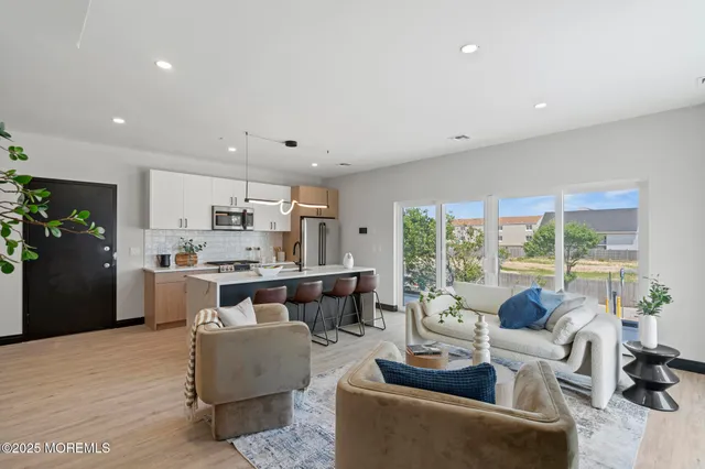 $799,900 | 401 Ocean Boulevard, Unit 204, Seaside Heights, NJ 08751