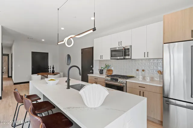 $799,900 | 401 Ocean Boulevard, Unit 204, Seaside Heights, NJ 08751