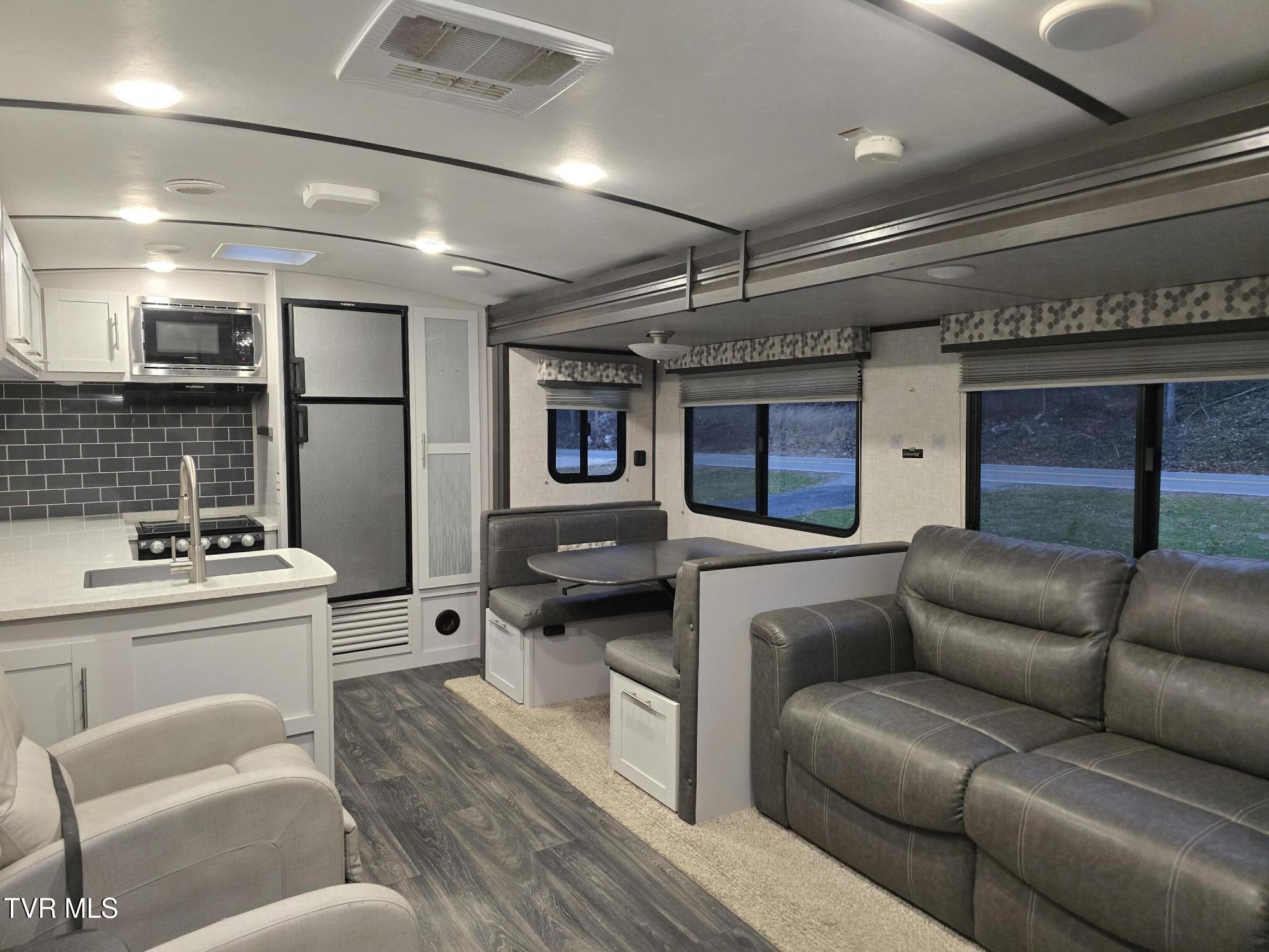 7589 Roan Creek Road, Unit 9B Butler, TN 37640 - Photo 12 of 25 1000011969