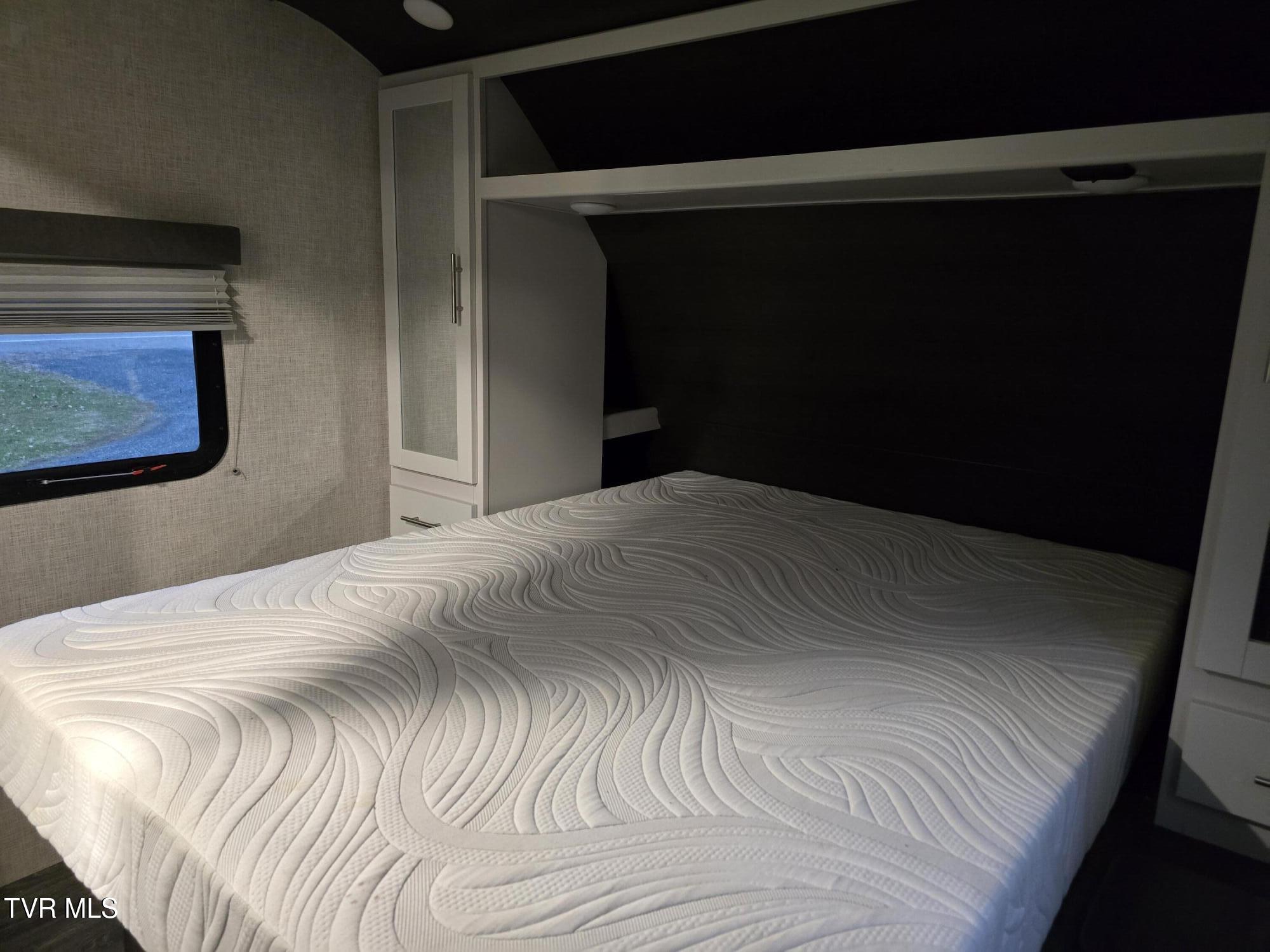 7589 Roan Creek Road, Unit 9B Butler, TN 37640 - Photo 13 of 25 1000011976