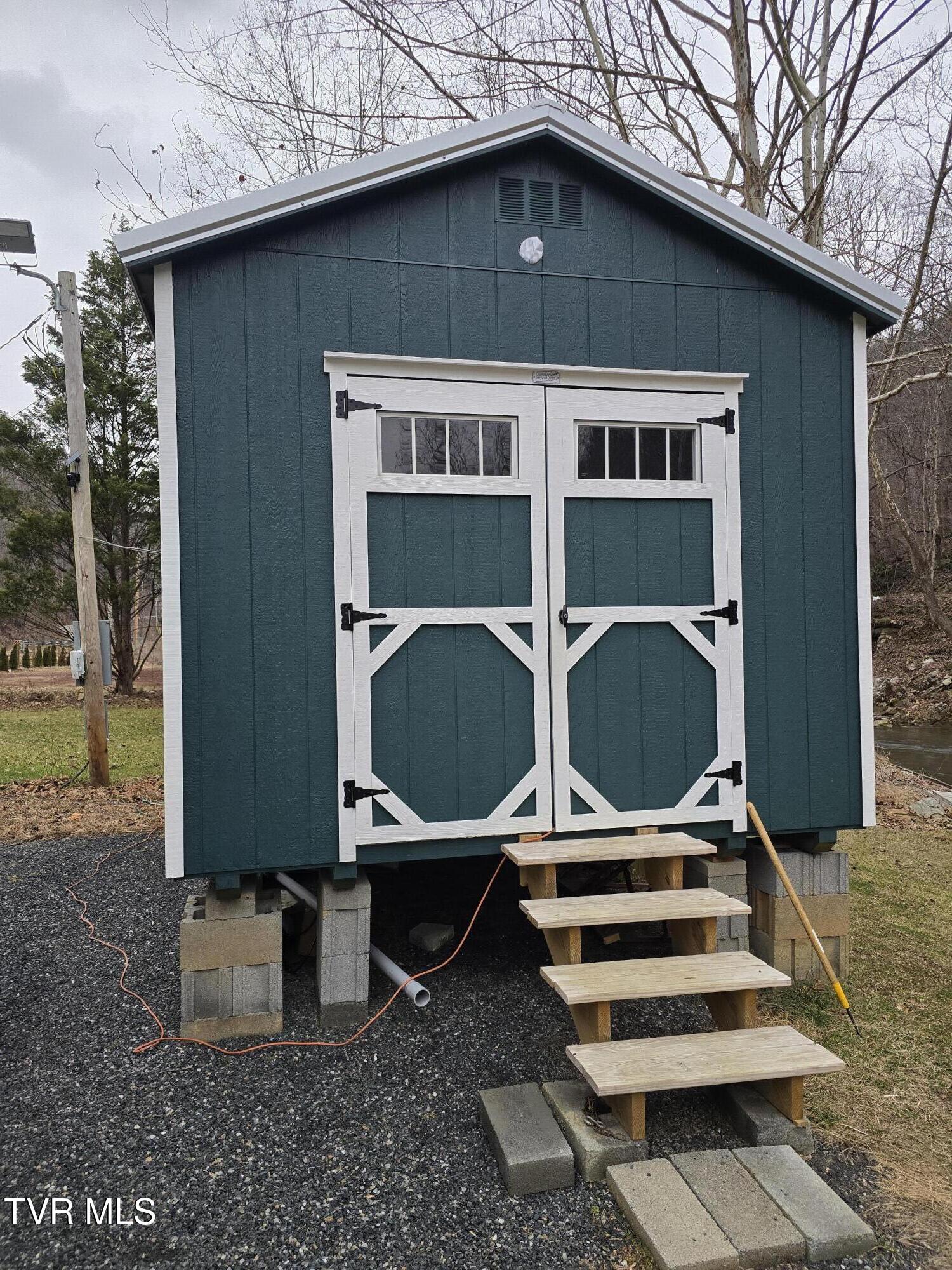 7589 Roan Creek Road, Unit 9B Butler, TN 37640 - Photo 16 of 25 1000011968