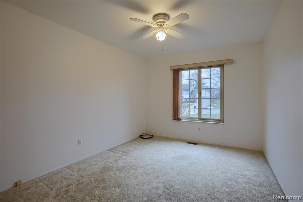 2049 Cumberland Road Rochester Hills, MI 48307 - Photo 22 of 33