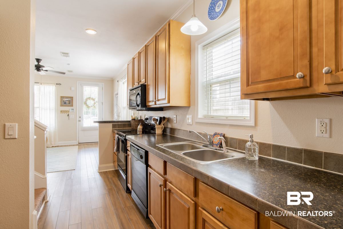 25806 Pollard Road, Unit 118 Daphne, AL 36526 - Photo 11 of 22 Kitchen
