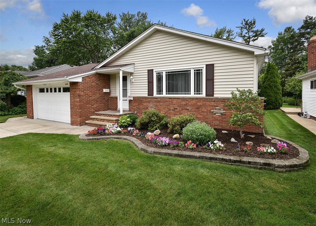6389 Eastondale Road Cleveland, OH 44124 - Photo 1 of 31 Gallery Image 1