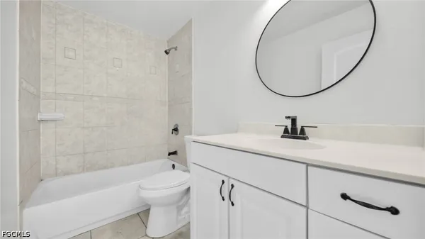 $2,200 | 918 Acroft Avenue, Lehigh Acres, FL 33971
