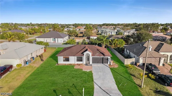 $2,200 | 918 Acroft Avenue, Lehigh Acres, FL 33971