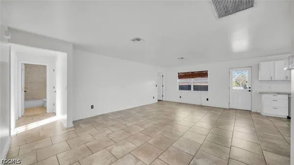 $2,200 | 918 Acroft Avenue, Lehigh Acres, FL 33971