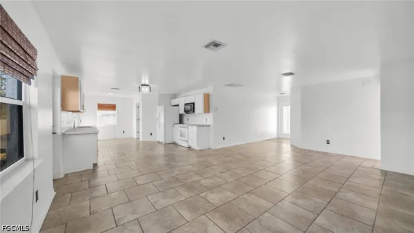 $2,200 | 918 Acroft Avenue, Lehigh Acres, FL 33971