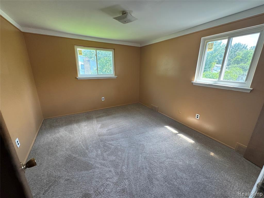 28330 Lahser Road Southfield, MI 48076 - Photo 5 of 16