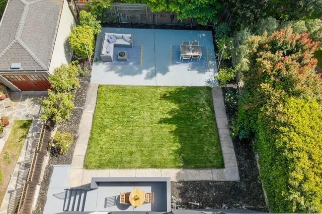 $1,799,999 | 1074 Annerley Road, Piedmont, CA 94610