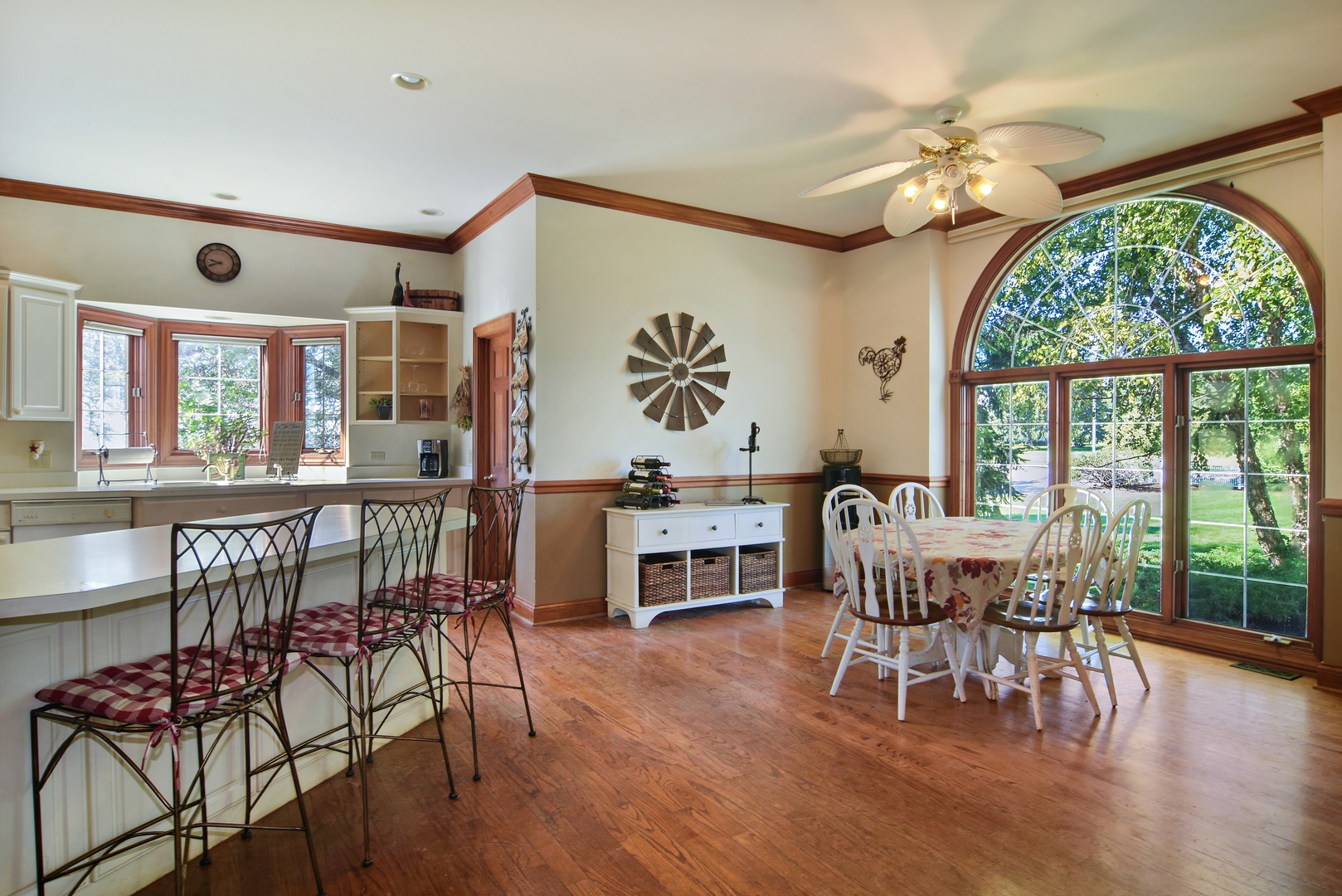 9N983 Dittman Road Elgin, IL 60124 - Photo 4 of 33
