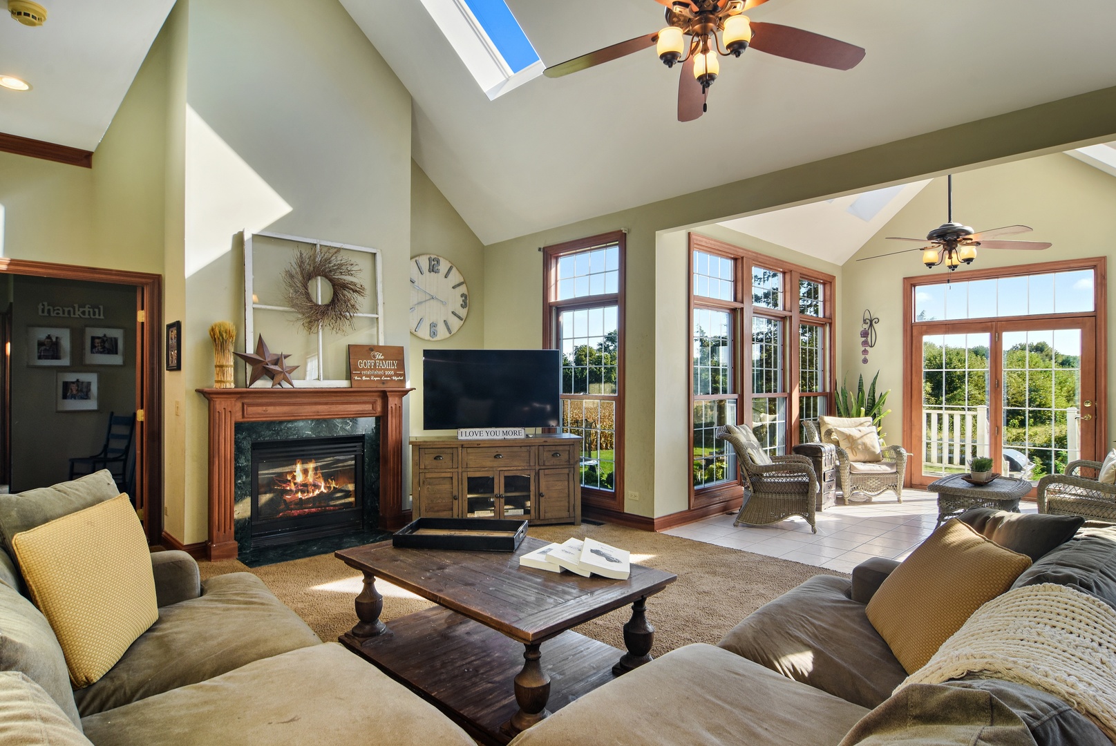 9N983 Dittman Road Elgin, IL 60124 - Photo 8 of 33