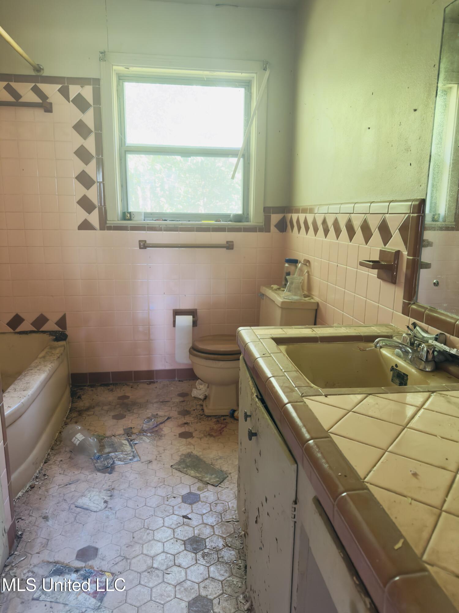170 Cooper Road Jackson, MS 39212 - Photo 4 of 7 Bathroom