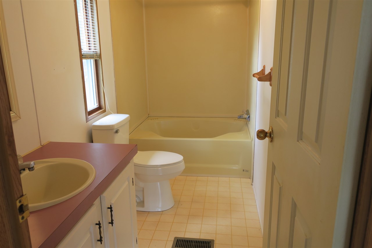 4 Hemlock Street Exeter, NH 03833 - Photo 9 of 24