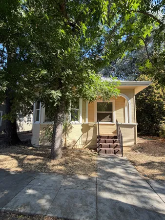 $295,000 | 421 East Wyandotte Street, Stockton, CA 95204