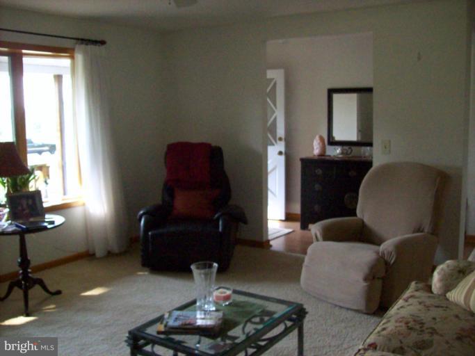 720 Romancoke Road Stevensville, MD 21666 - Photo 11 of 25 Living Room