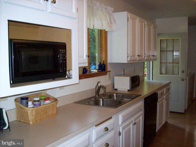 720 Romancoke Road Stevensville, MD 21666 - Photo 13 of 25 Kitchen