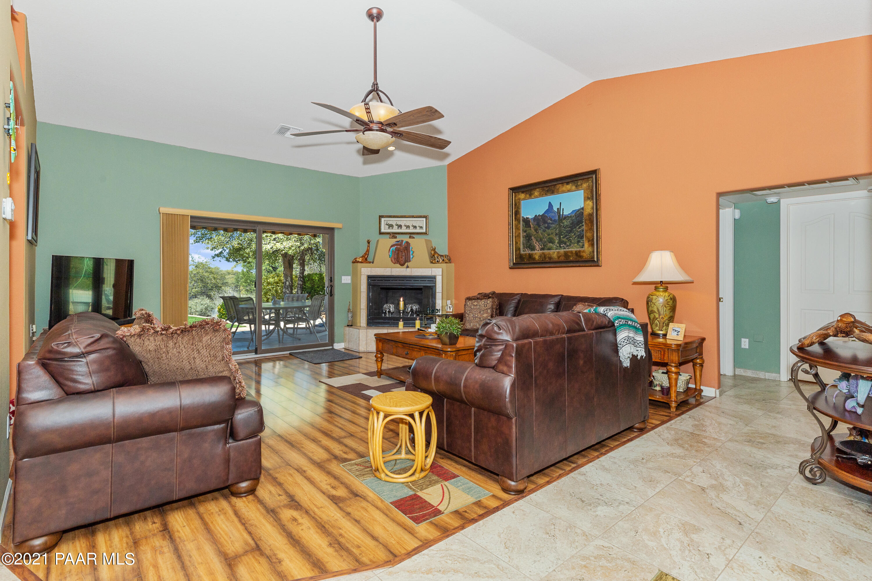 007_Living Room