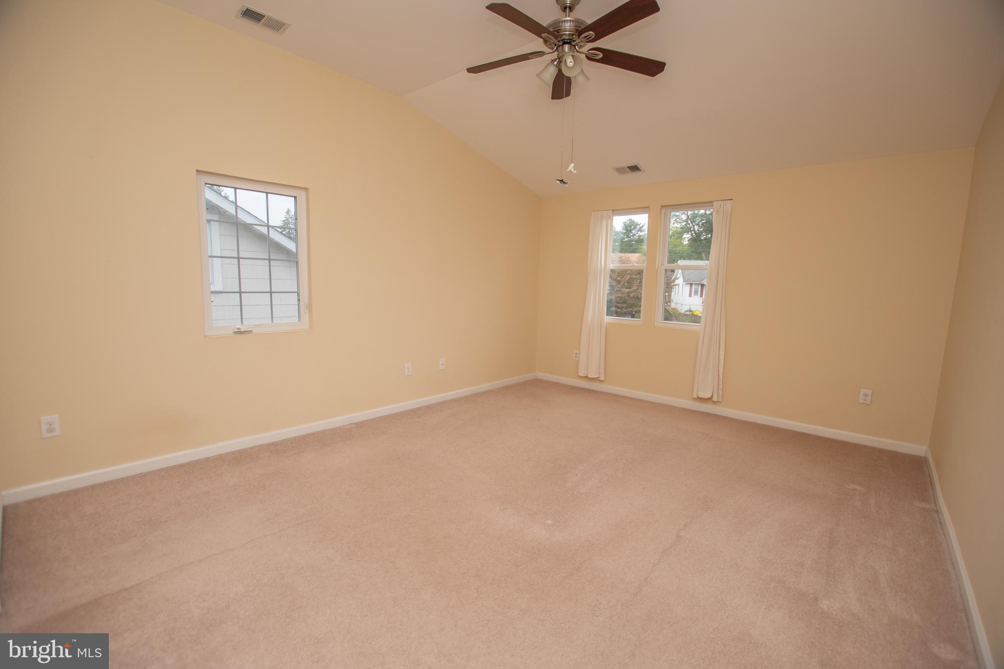 67 Edmondson Ridge Road Baltimore, MD 21228 - Photo 18 of 41 an empty room with a window