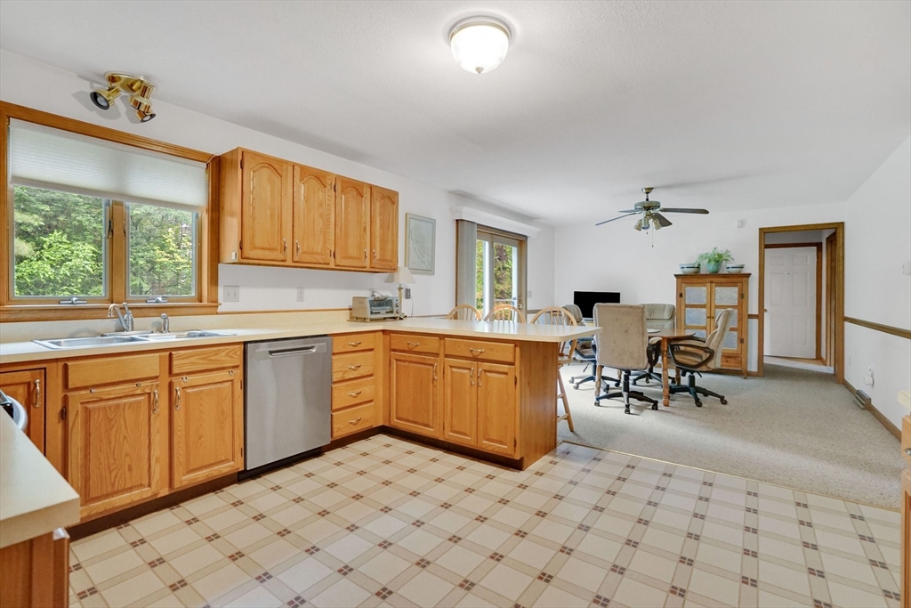 16 Old Farm Road Palmer, MA 01069 - Photo 12 of 35 Gallery Image 12