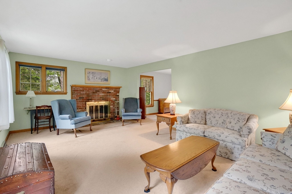 16 Old Farm Road Palmer, MA 01069 - Photo 5 of 35 Gallery Image 5