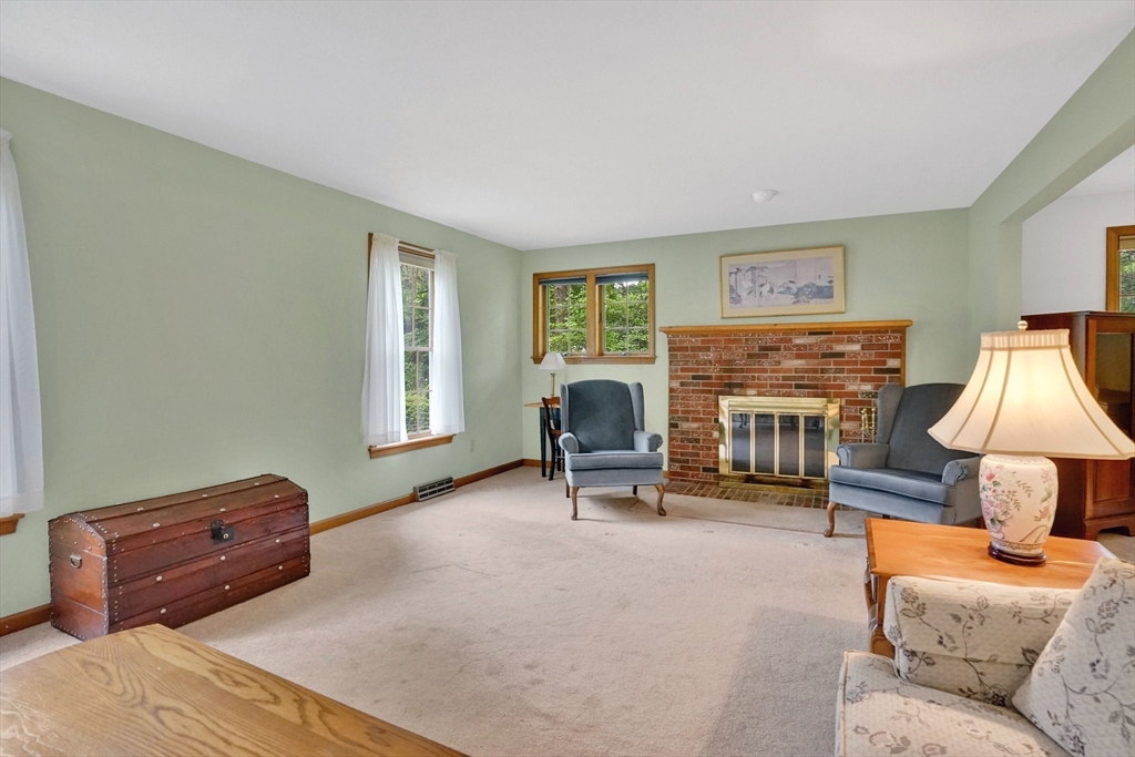 16 Old Farm Road Palmer, MA 01069 - Photo 8 of 35 Gallery Image 8