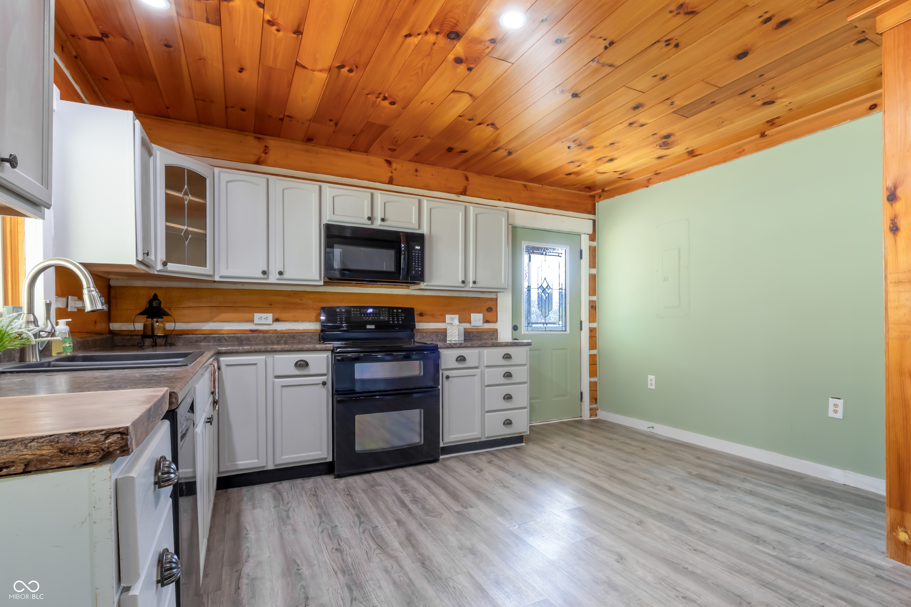 6005 Hoover Road Nashville, IN 47448 - Photo 6 of 25 Gallery Image 6