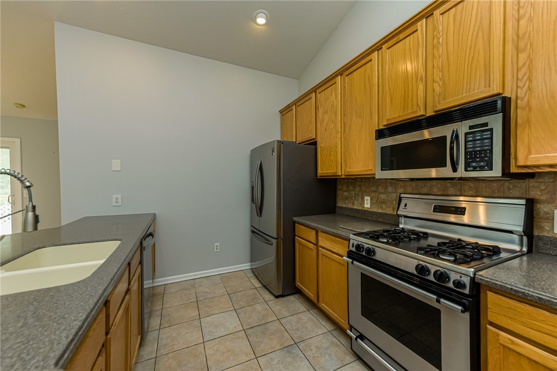 991 Cane Patch Webster, NY 14580 - Photo 6 of 30