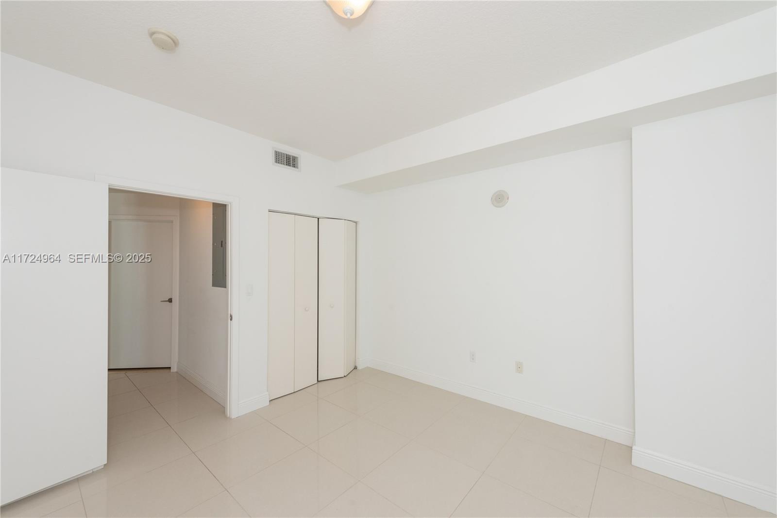 79 Southwest 12th Street, Unit 1107S Miami, FL 33130 - Photo 16 of 26 a view of an empty room
