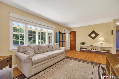$525,000 | 8 Liberty Ridge, Clinton, CT 06413