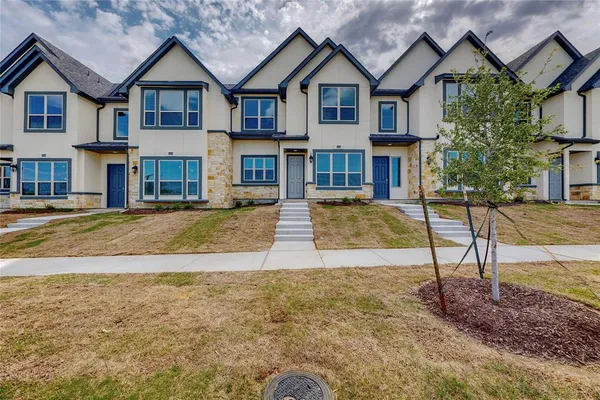 $2,495 | 16092 Doe Lk Drive, Frisco, TX 75033