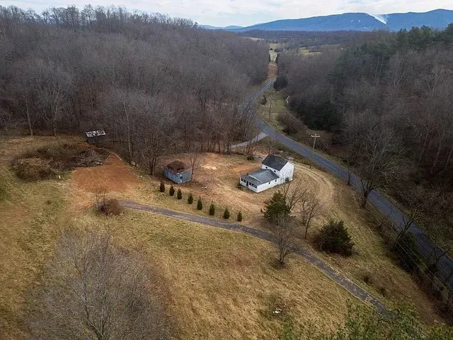 $195,000 | 1099 Broadhead School Road, Greenville, VA 24440