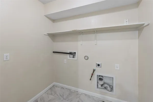 $2,150 | 18436 Weatherby Lane, Elgin, TX 78621