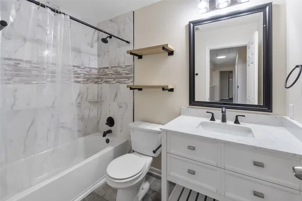 $2,150 | 18436 Weatherby Lane, Elgin, TX 78621