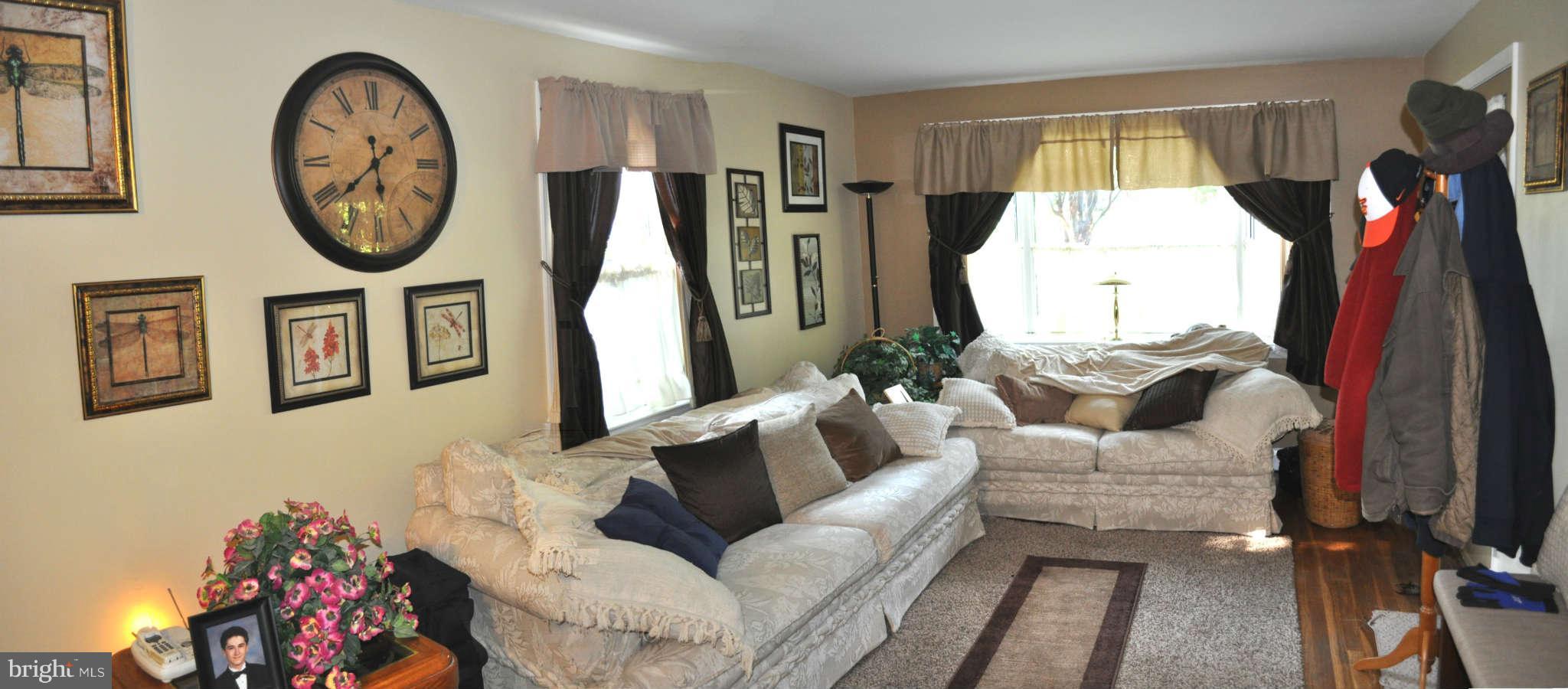 3333 Garnet Road Baltimore, MD 21234 - Photo 2 of 21 Living Room
