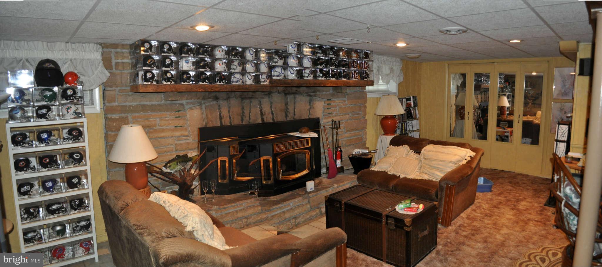 3333 Garnet Road Baltimore, MD 21234 - Photo 7 of 21 Family Room