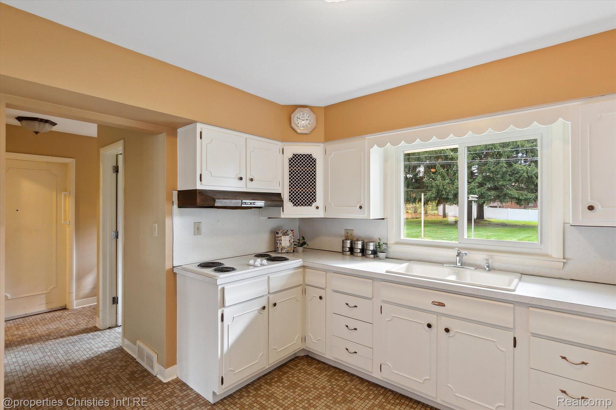 728 Devonshire Road Fowlerville, MI 48836 - Photo 11 of 51 Gallery Image 11